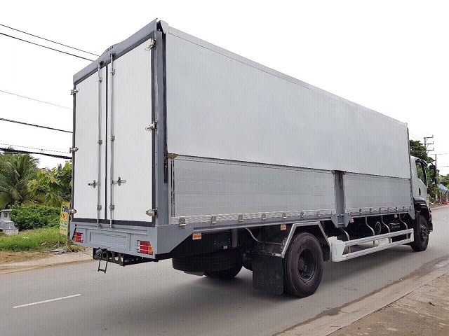xe tai isuzu 8 tấn thùng kín